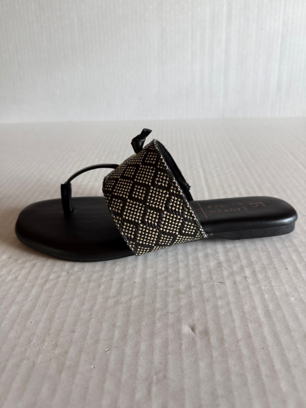 NWOT Lauren Conrad Wren Thong Sandal - Picture 3 of 10